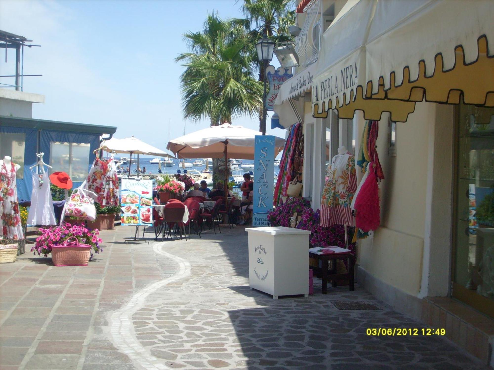 B&B Celestina Ischia Lacco Ameno  Luaran gambar